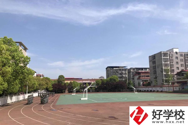 常德安鄉(xiāng)有沒有學(xué)美發(fā)與形象設(shè)計(jì)的中專？