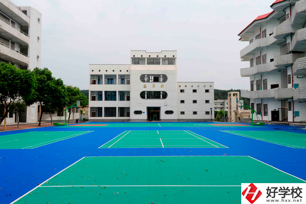 郴州市理工職業(yè)技術(shù)學(xué)校是公辦還是民辦？學(xué)費(fèi)貴不貴？