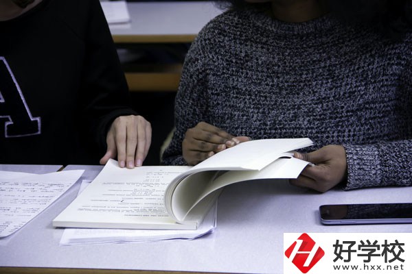 湖南懷化商業(yè)學(xué)校環(huán)境好不好？宿舍怎么樣？