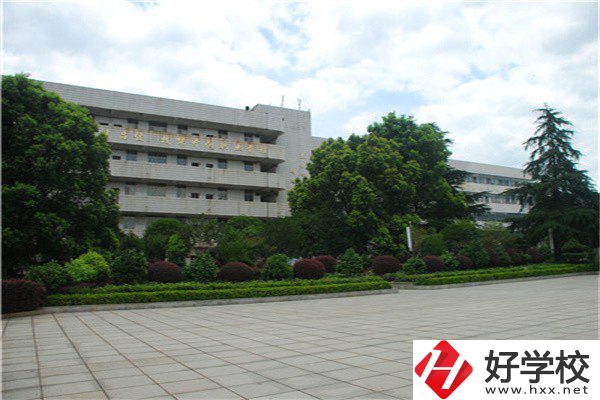 郴州市第一職業(yè)中專有多大？環(huán)境如何？