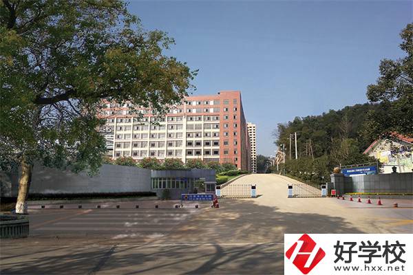 長(zhǎng)沙排名前三的民辦技校有哪些？辦學(xué)條件怎么樣？
