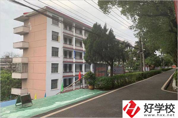 株洲市英泰職高的地址在哪？是公辦還是民辦？