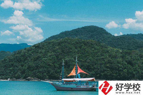 株洲南方航空高級(jí)技工學(xué)校怎么樣?有什么特色專業(yè)？