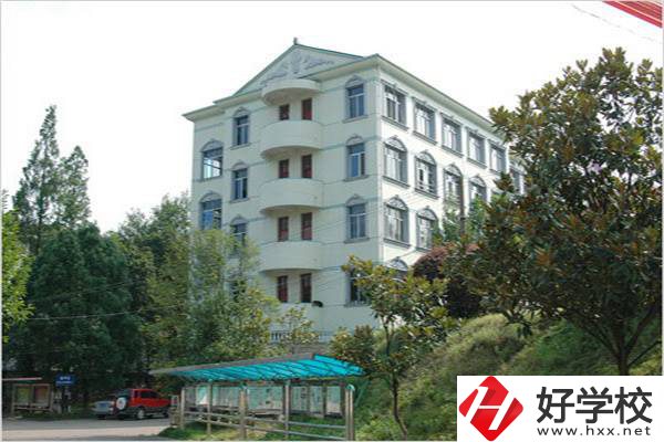 長(zhǎng)沙縣排名前三的中專(zhuān)是哪些？有什么辦學(xué)優(yōu)勢(shì)？