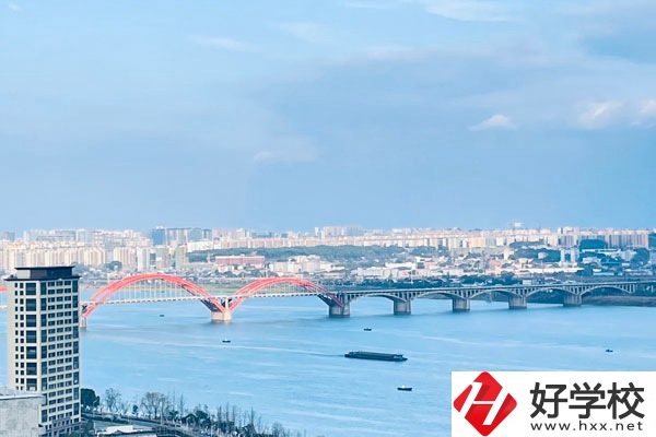湖南建筑高級技工學(xué)校專業(yè)怎么樣？