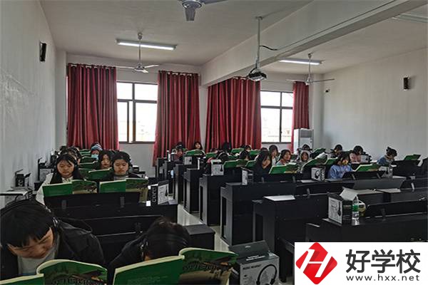 懷化市城南職校有美術(shù)專業(yè)嗎？