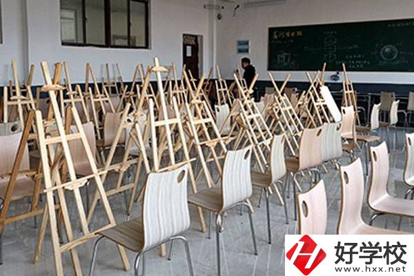 衡陽(yáng)市醫(yī)衛(wèi)職業(yè)學(xué)校畫(huà)畫(huà)實(shí)訓(xùn)室