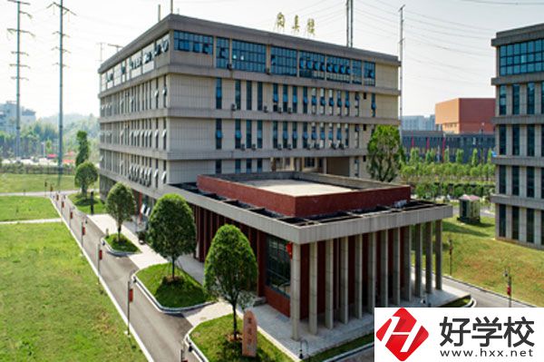 株洲讀電子商務(wù)專業(yè)選哪個中專好？