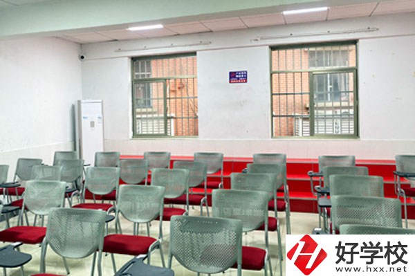 湖南長(zhǎng)沙藝術(shù)學(xué)校有哪些招生要求？