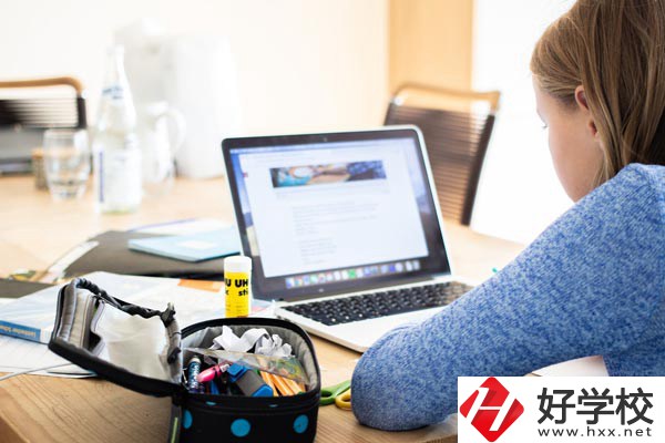 湖南經(jīng)濟(jì)貿(mào)易職業(yè)中專學(xué)校專業(yè)有哪些？就業(yè)率如何？
