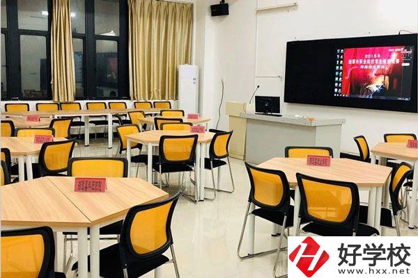 湘潭鋼鐵中職在哪里？辦學(xué)條件怎么樣？