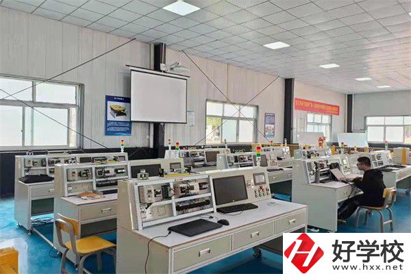 株洲哪些中職學(xué)校管理比較嚴(yán)格？校園環(huán)境怎么樣？