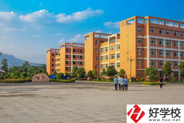 張家界市有幾所有計(jì)算機(jī)應(yīng)用專業(yè)的中職學(xué)校，介紹一下