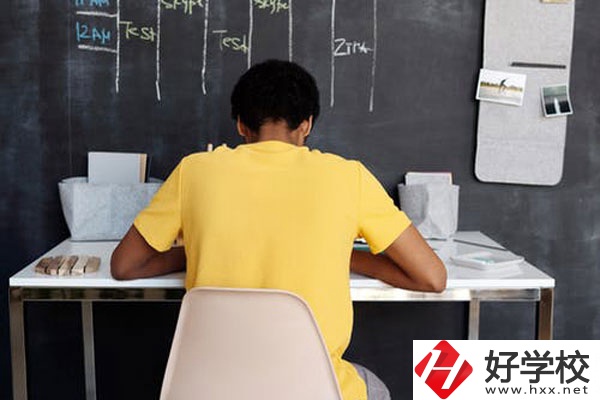 郴州有哪些公立的中專學校？專業(yè)有哪些？