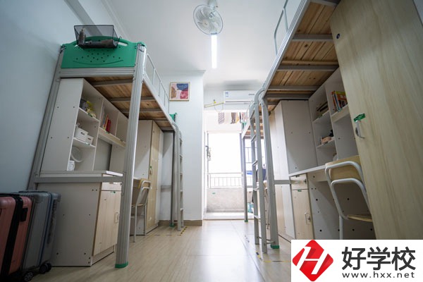 湖南智云技工學(xué)校怎么樣？收費標(biāo)準(zhǔn)是怎樣的？