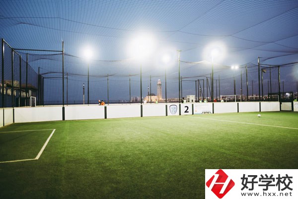 核工業(yè)衛(wèi)生學(xué)校助產(chǎn)專業(yè)怎么樣？宿舍怎么樣？