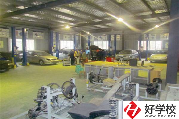 懷化工業(yè)高級技工學(xué)校實(shí)訓(xùn)室