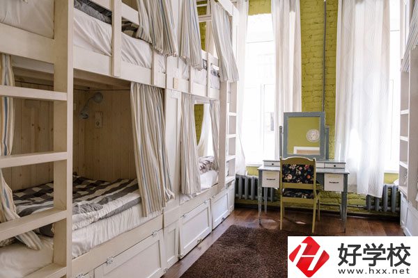 核工業(yè)衛(wèi)生學(xué)校助產(chǎn)專業(yè)怎么樣？宿舍怎么樣？