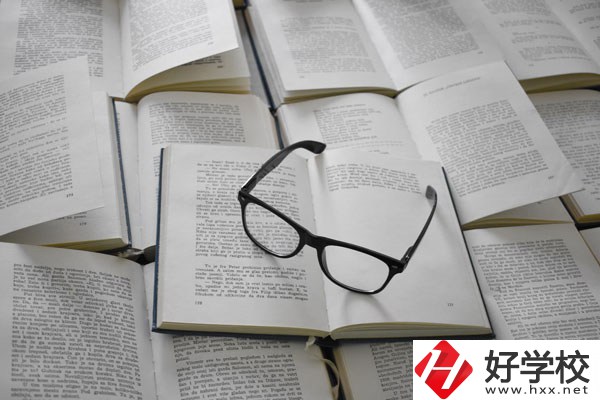 女生在衡陽讀衛(wèi)校怎么樣？有前途嗎？
