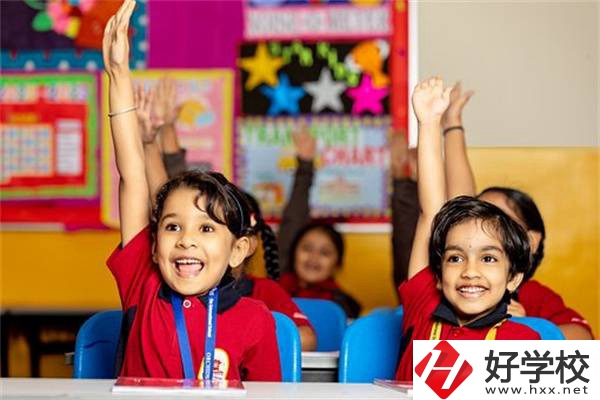 在湖南想當(dāng)老師可以學(xué)哪些專業(yè)？需要考證嗎？