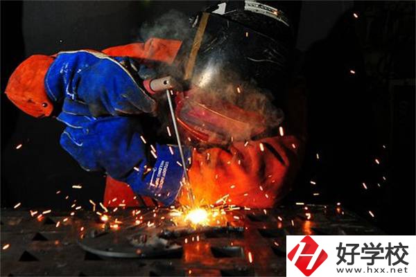 郴州有學(xué)電焊專(zhuān)業(yè)的學(xué)校嗎？就業(yè)薪資高嗎？