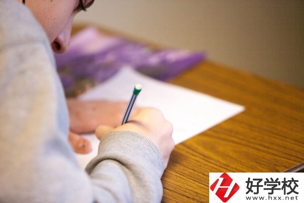 九疑理工學(xué)校好不好？宿舍環(huán)境怎么樣？