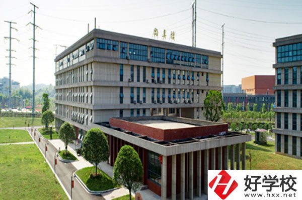 株洲市工業(yè)中等專業(yè)學校怎么樣？食堂飯菜好不好？