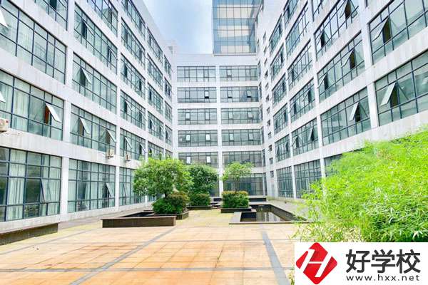 湖南曙光科技技工學(xué)校怎么樣？有哪些熱門專業(yè)？