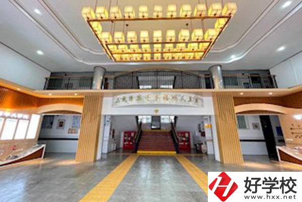 長沙自立中等職業(yè)技術(shù)學(xué)校有什么特色專業(yè)？