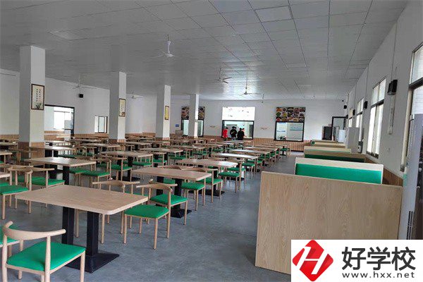 益陽哪些中職學校開設(shè)音樂相關(guān)專業(yè)？學費貴不貴？