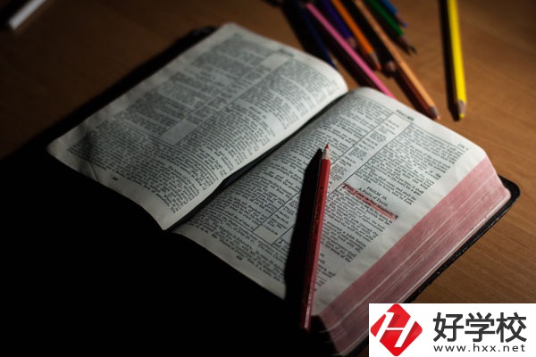 在衡陽想學(xué)廚師？這個(gè)學(xué)校不能錯(cuò)過！