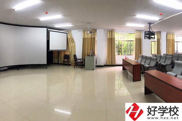 湖南省岳陽縣職業(yè)中專學校好不好？有哪些辦學特色？