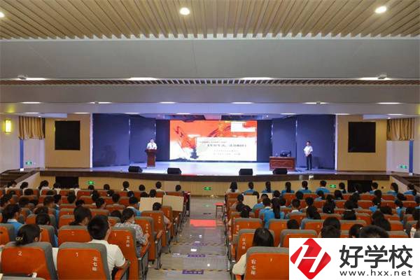 長(zhǎng)沙財(cái)經(jīng)學(xué)校的教師情況怎么樣？
