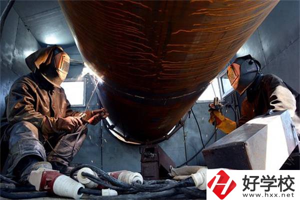 在湖南選擇技校就讀有什么優(yōu)勢？讀技校怎么樣？