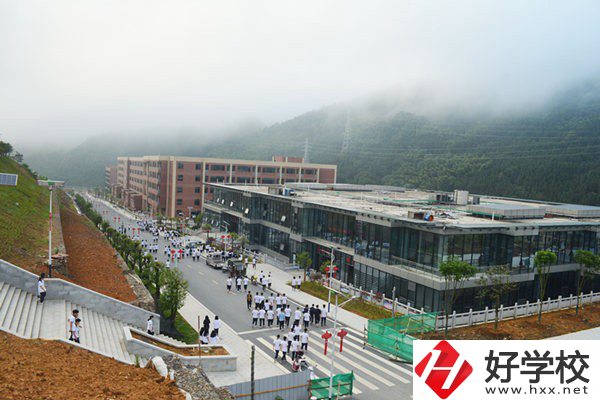 湖南有特色專業(yè)的中專有哪幾所？特色在哪里？