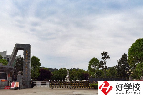 在懷化想學美術可以去什么中職？開設有什么專業(yè)？