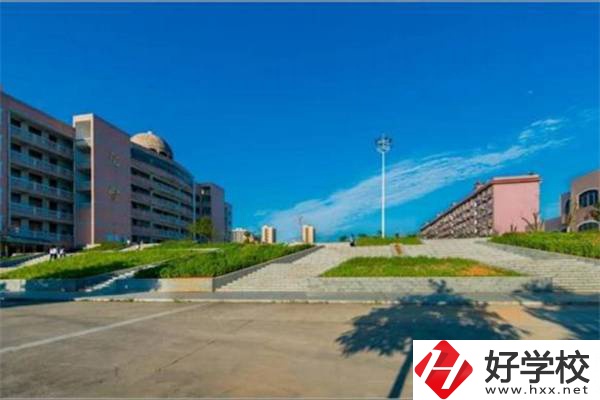 婁底最好的師范職校是哪所？師范專業(yè)好就業(yè)嗎？