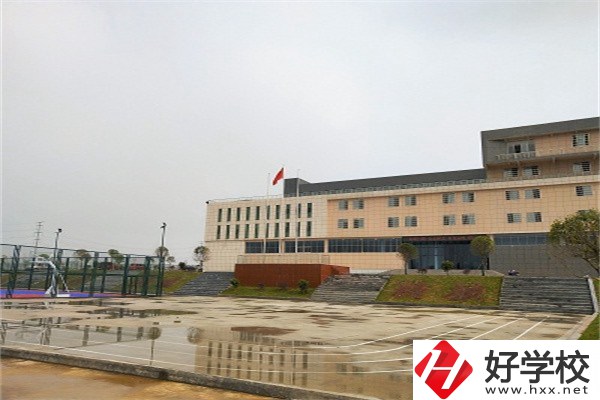 婁底民辦中職學(xué)校怎么樣？民辦中職值得就讀嗎？