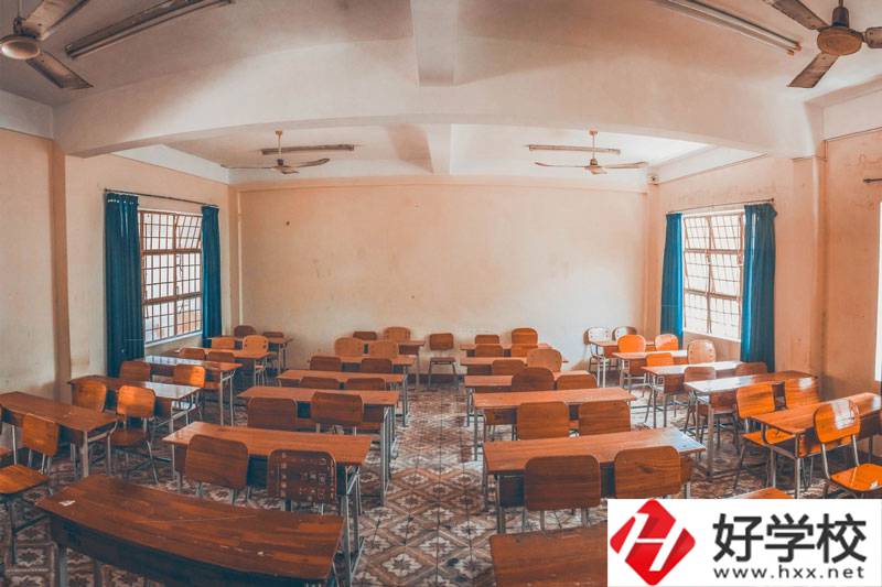 婁底職業(yè)技術(shù)學(xué)院有哪些專業(yè)？學(xué)費(fèi)貴不貴？