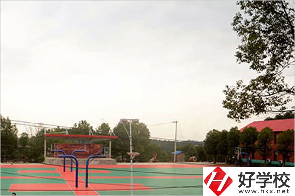 邵陽騰爵職業(yè)中專的航空服務(wù)專業(yè)怎么樣？