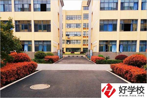 岳陽有哪所中職學校有辣條專業(yè)？該專業(yè)學了有用嗎？