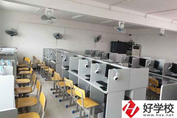 湘潭財(cái)經(jīng)職校是公辦的嗎？學(xué)生就業(yè)如何？