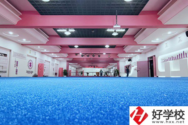 常德有哪些外語中職學校？開設有什么專業(yè)？