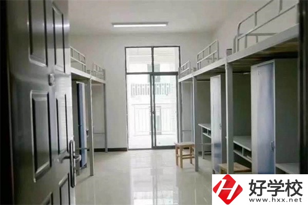 益陽有初中生可以讀的高校嗎？