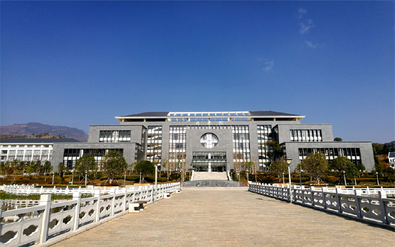 2024年上海市戲劇學(xué)院附屬戲曲學(xué)校有哪些專(zhuān)業(yè)